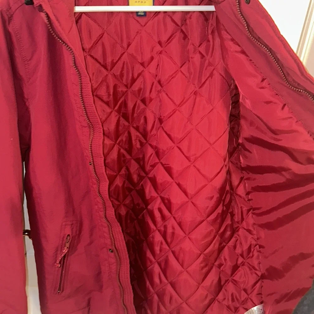 Red Jacket, Medium - Picture 8 of 13